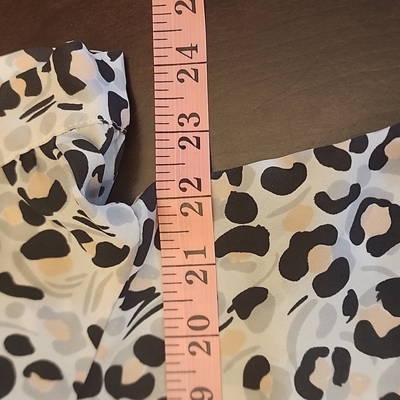 Loft Animal print Button up Back sz Large - Picture 7 of 8